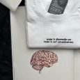 smadzenes ir T-krekls
